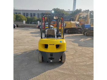 Forklift diesel KOMATSU FD30: gambar 3 Forklift diesel KOMATSU FD30: gambar 3