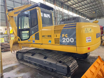 Ekskavator perayap KOMATSU PC200-8