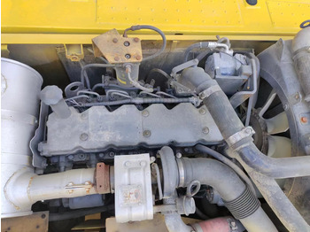 Ekskavator perayap KOMATSU PC200-8: gambar 4