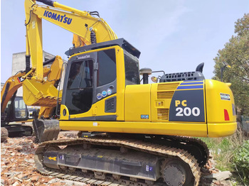 Ekskavator perayap KOMATSU PC200-8: gambar 1