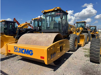 Roller jalan XCMG XS263J