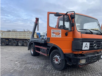 Truk skip loader MERCEDES-BENZ SK 1824