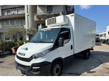 Van berpendingin IVECO Daily