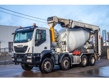 Truk pengaduk beton IVECO EuroTrakker