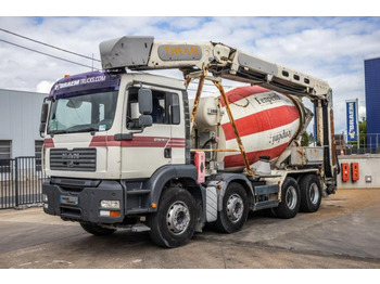 Truk pengaduk beton LIEBHERR