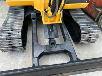 Ekskavator perayap baru CAT 305.5: gambar 3