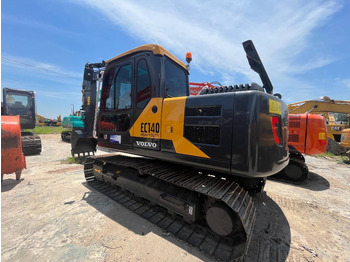 Ekskavator perayap VOLVO EC140