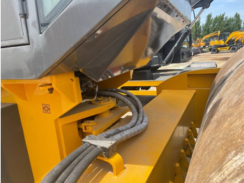 Pemadat XCMG XS 223 J: gambar 3