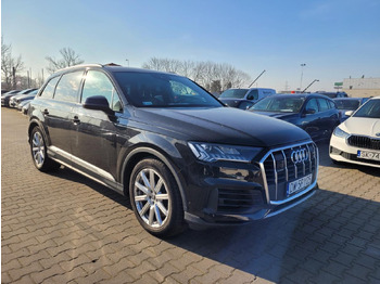 Mobil SUV AUDI