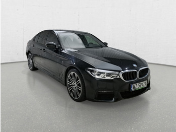Mobil sedan BMW