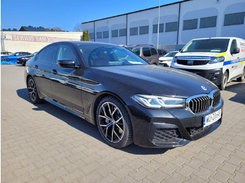 Mobil sedan BMW