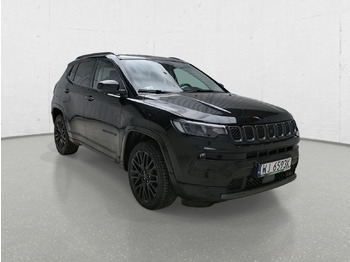 Mobil SUV JEEP