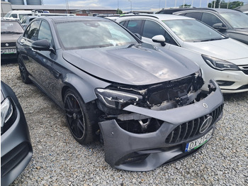 Mobil sedan MERCEDES-BENZ