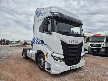 Tractor head IVECO