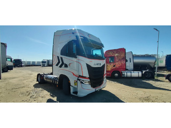 Tractor head IVECO