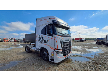 Tractor head IVECO