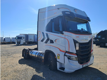 Tractor head IVECO
