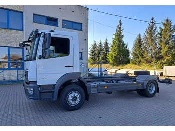 Truk sasis MERCEDES-BENZ Atego 1624