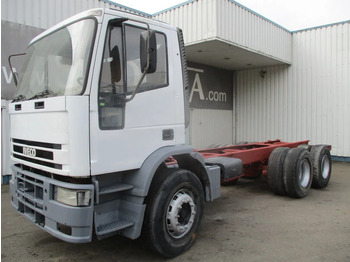 Truk sasis IVECO EuroTrakker