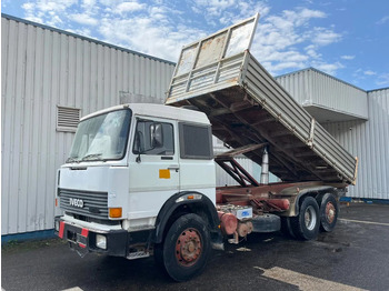 Truk jungkit IVECO TurboStar
