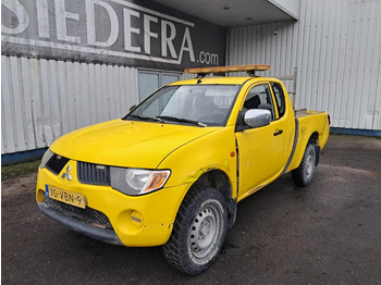 Mobil MITSUBISHI L200