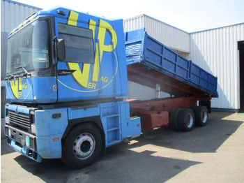 Truk jungkit RENAULT Magnum 385