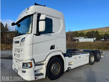 Truk sasis SCANIA R 580