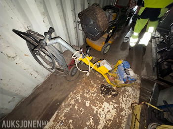 Membangun inventaris