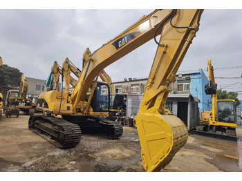 Ekskavator perayap CATERPILLAR 320CL