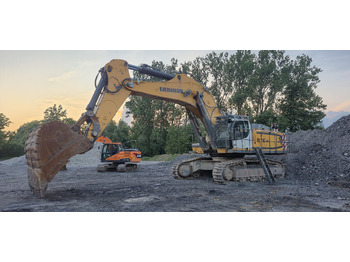 Ekskavator perayap LIEBHERR