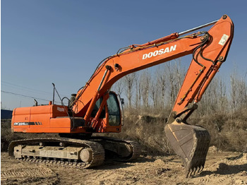 Ekskavator perayap DOOSAN DX225LC