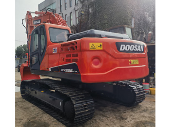 Ekskavator perayap DOOSAN DX225LC