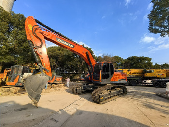 Ekskavator perayap DOOSAN DX300LC
