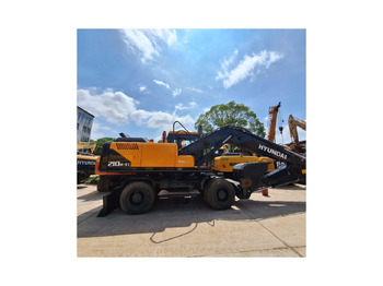 Ekskavator roda HYUNDAI