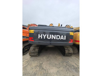 Ekskavator perayap HYUNDAI