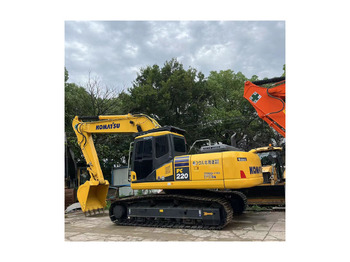 Ekskavator perayap KOMATSU PC220-8