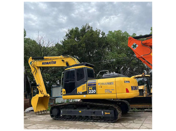 Ekskavator perayap KOMATSU PC220-8