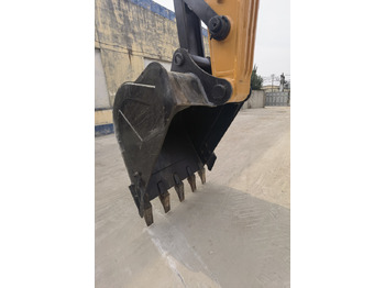Ekskavator perayap SANY 215C Excavator: gambar 4