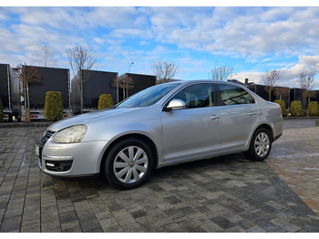 Mobil sedan Volkswagen Jetta 2.0 TDI Sportline: gambar 5