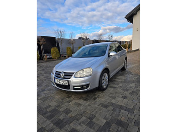 Mobil sedan Volkswagen Jetta 2.0 TDI Sportline: gambar 2