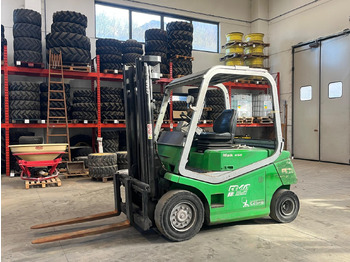 Forklift listrik CESAB