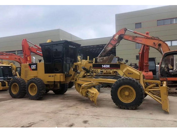 Grader CATERPILLAR 140K