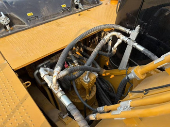 Ekskavator perayap CAT 325: gambar 4