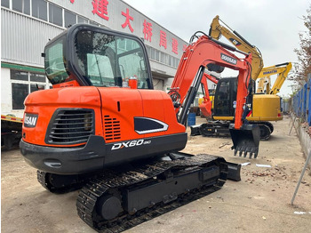 Ekskavator perayap DOOSAN DX60
