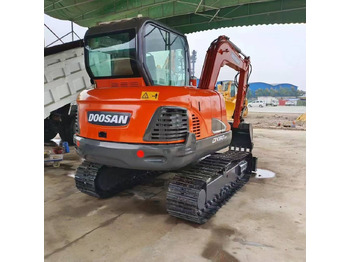 Ekskavator mini DOOSAN DX60