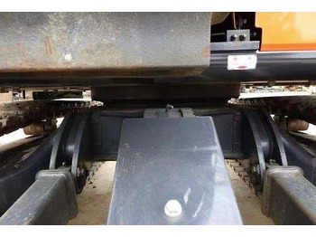 Ekskavator mini Hitachi 30: gambar 4