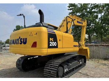 Ekskavator perayap KOMATSU PC200-8
