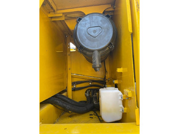 Ekskavator perayap Komatsu PC 200-8: gambar 5