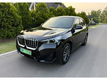 Mobil SUV BMW