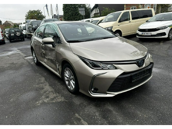 Mobil TOYOTA